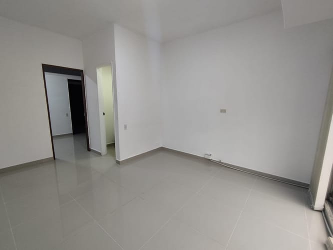 Oficina en arriendo en La Aguacatala, Medellín, 25 m² · foto 4 de 10