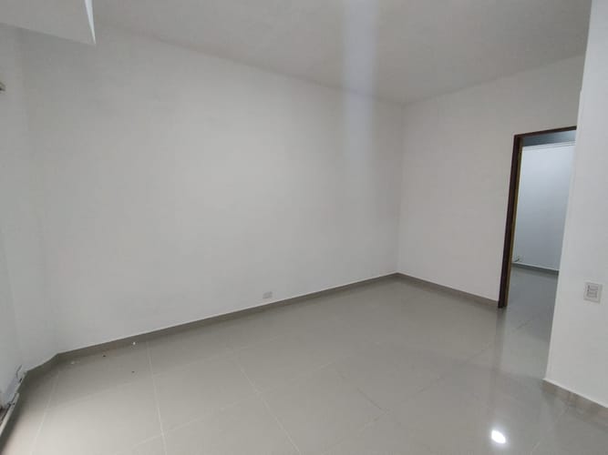 Oficina en arriendo en La Aguacatala, Medellín, 25 m² · foto 6 de 10