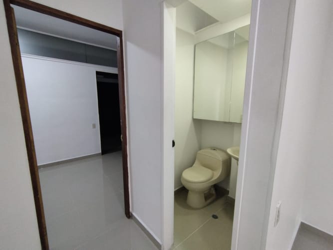 Oficina en arriendo en La Aguacatala, Medellín, 25 m² · foto 9 de 10