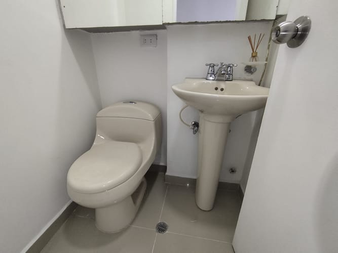 Oficina en arriendo en La Aguacatala, Medellín, 25 m² · foto 10 de 10