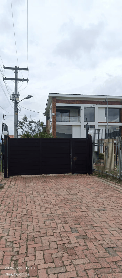 Casa de 5 alcobas en venta en Laura Vicuña, Chía, 367 m² · foto 6 de 7