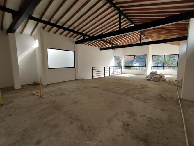 Local en arriendo en El Poblado, Medellín, 110 m² · foto 3 de 9
