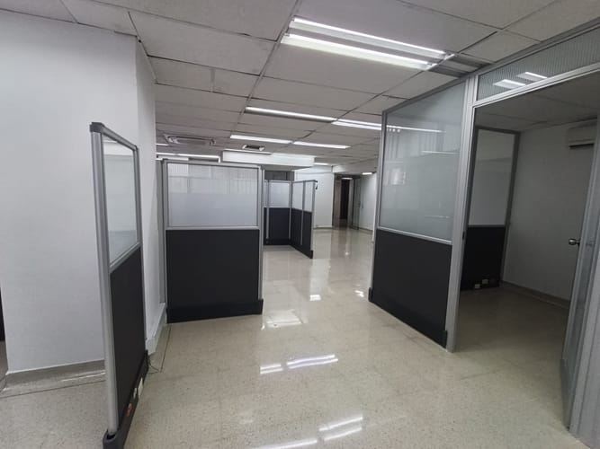 Oficina en arriendo en El Poblado, Medellín, 140 m² · foto 2 de 15