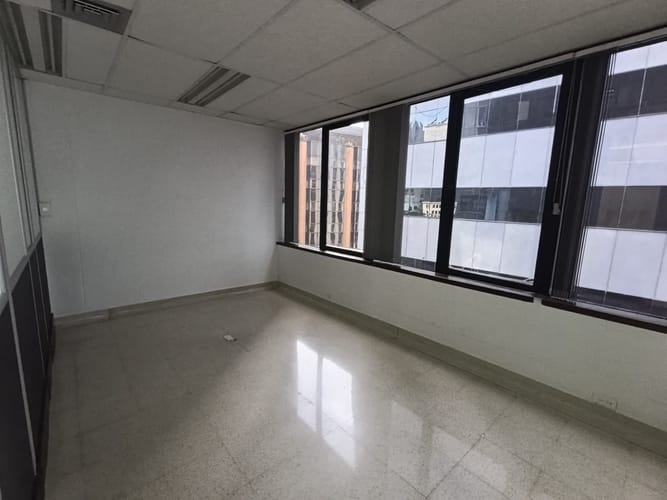 Oficina en arriendo en El Poblado, Medellín, 140 m² · foto 3 de 15