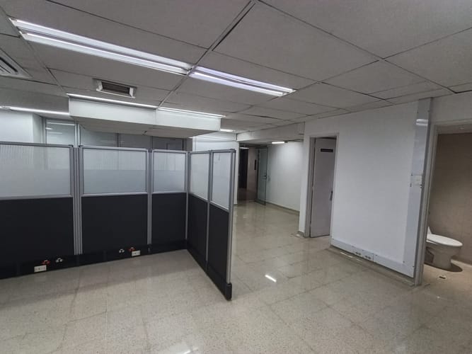 Oficina en arriendo en El Poblado, Medellín, 140 m² · foto 4 de 15
