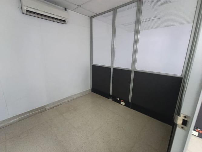 Oficina en arriendo en El Poblado, Medellín, 140 m² · foto 5 de 15
