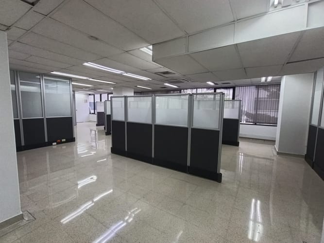 Oficina en arriendo en El Poblado, Medellín, 140 m² · foto 12 de 15