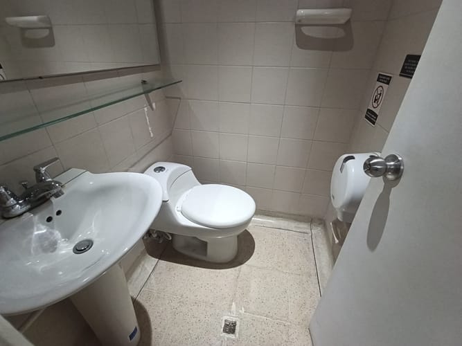 Oficina en arriendo en El Poblado, Medellín, 140 m² · foto 14 de 15
