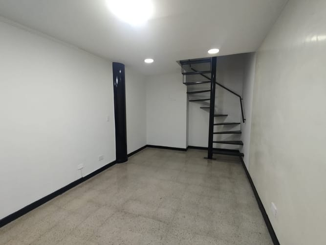 Local en arriendo en La Candelaria, Medellín, 32 m² · foto 4 de 9