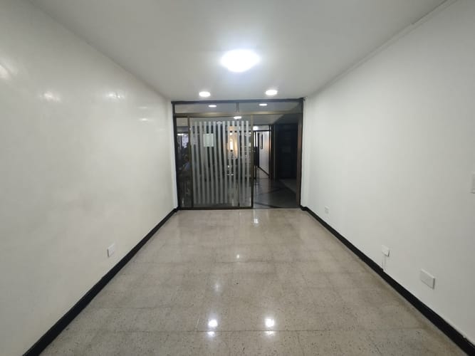 Local en arriendo en La Candelaria, Medellín, 32 m² · foto 5 de 9