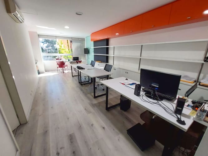 Oficina en arriendo en El Poblado, Medellín, 33 m² · foto 2 de 14