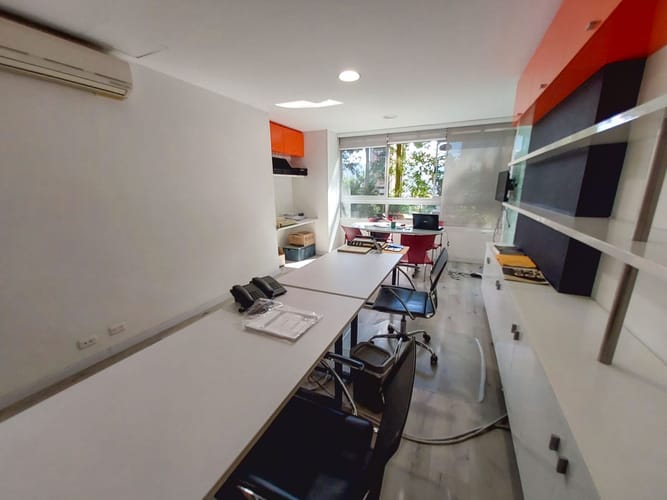 Oficina en arriendo en El Poblado, Medellín, 33 m² · foto 3 de 14