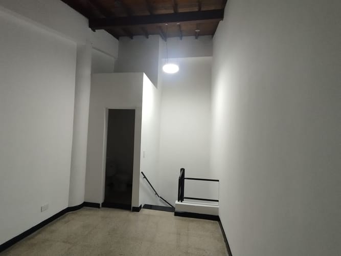 Local en arriendo en La Candelaria, Medellín, 32 m² · foto 8 de 9