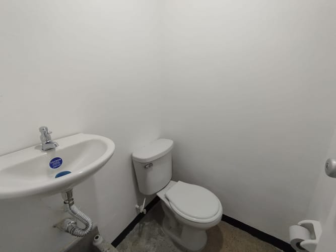 Local en arriendo en La Candelaria, Medellín, 32 m² · foto 9 de 9