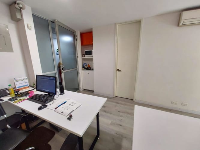 Oficina en arriendo en El Poblado, Medellín, 33 m² · foto 5 de 14