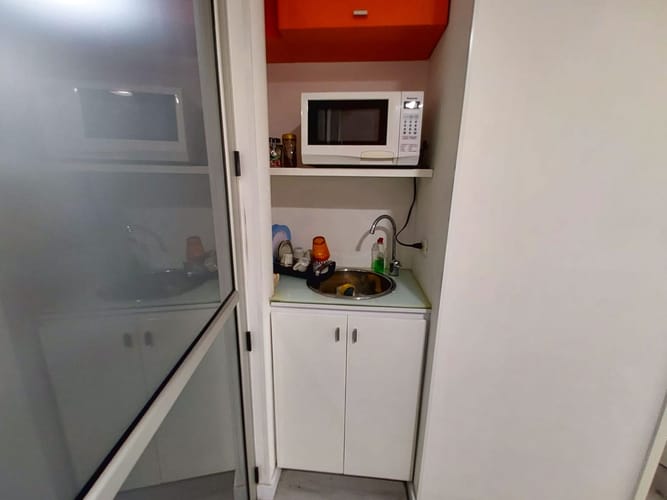 Oficina en arriendo en El Poblado, Medellín, 33 m² · foto 11 de 14