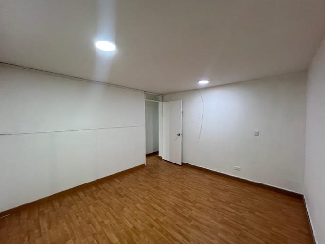 Oficina en arriendo en Bolivariana, Medellín, 67 m² · foto 3 de 18