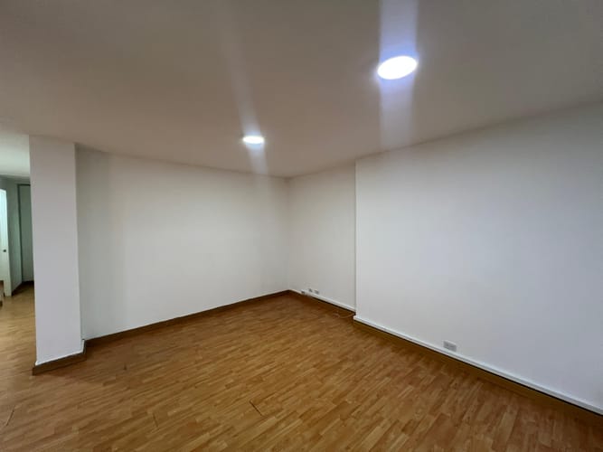 Oficina en arriendo en Bolivariana, Medellín, 67 m² · foto 4 de 18