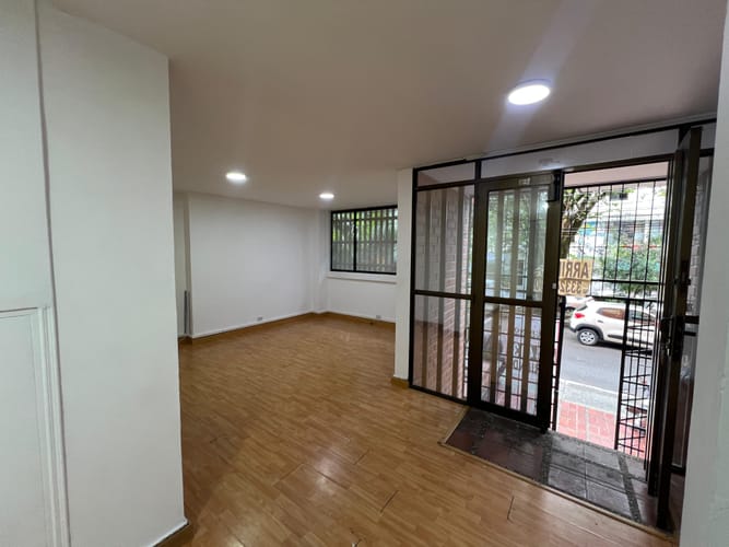 Oficina en arriendo en Bolivariana, Medellín, 67 m² · foto 5 de 18