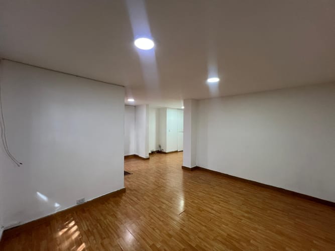 Oficina en arriendo en Bolivariana, Medellín, 67 m² · foto 8 de 18