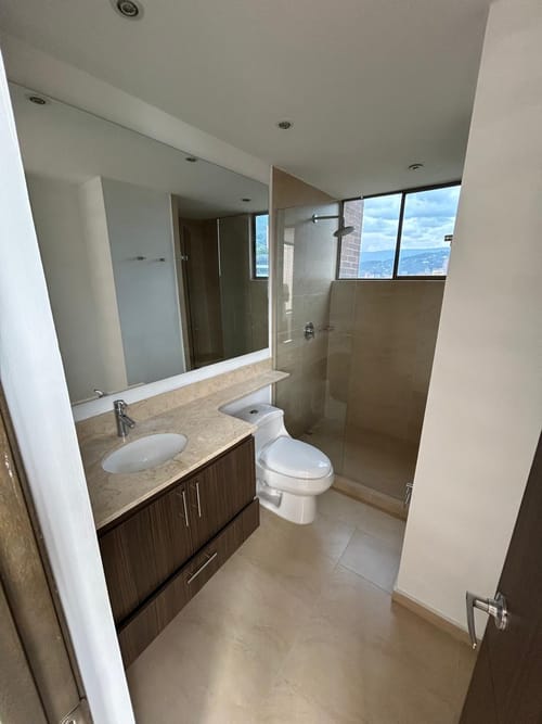 Apartamento de 2 alcobas en arriendo en El Poblado, Medellín, 70 m² · foto 14 de 20