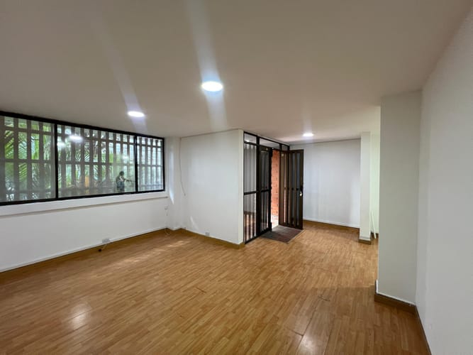 Oficina en arriendo en Bolivariana, Medellín, 67 m² · foto 10 de 18