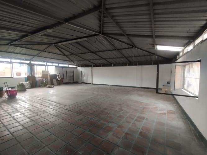Local en arriendo en Villa Carlota, Medellín, 121 m² · foto 3 de 12