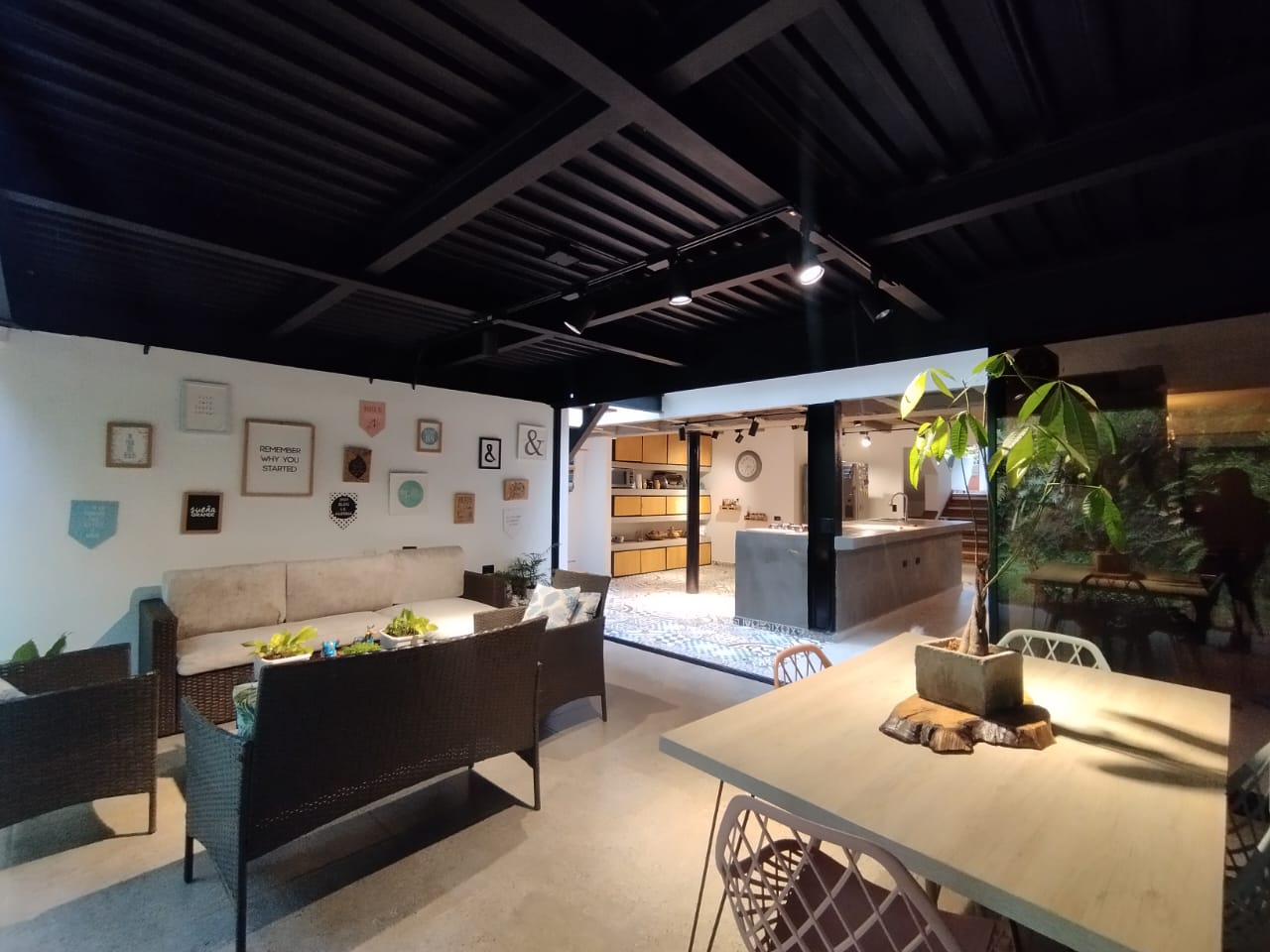 Casa en arriendo en El Poblado, Medellín · foto 4 de 20
