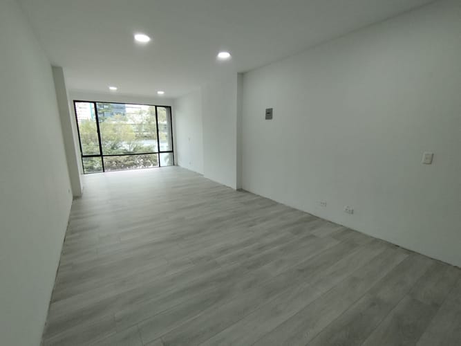 Local en arriendo en El Poblado, Medellín, 70 m² · foto 2 de 8