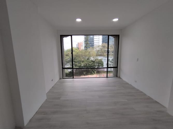 Local en arriendo en El Poblado, Medellín, 70 m² · foto 3 de 8