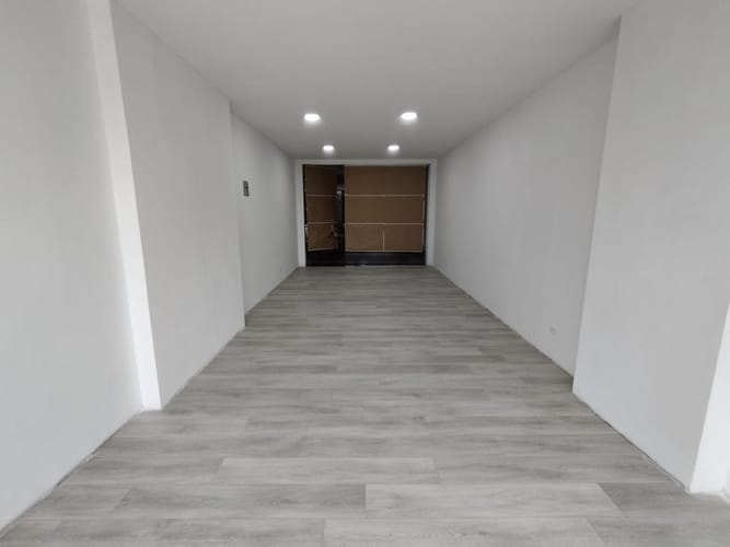 Local en arriendo en El Poblado, Medellín, 70 m² · foto 4 de 8