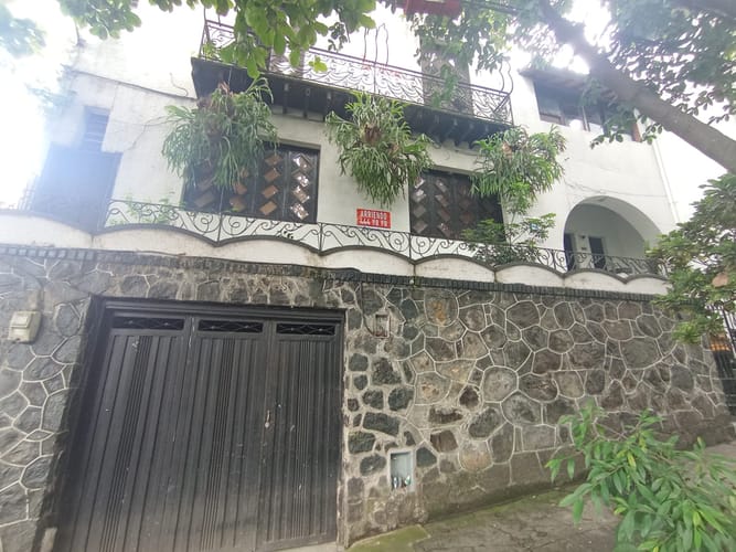 Casa de 19 alcobas en arriendo en Prado, Medellín, 550 m² · foto 3 de 20