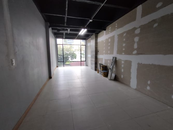 Local en arriendo en El Poblado, Medellín, 35 m² · foto 2 de 10