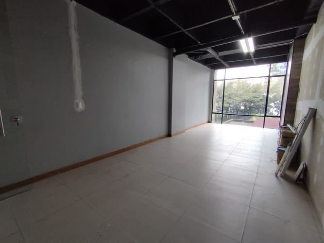 Local en arriendo en El Poblado, Medellín, 35 m² · foto 3 de 10