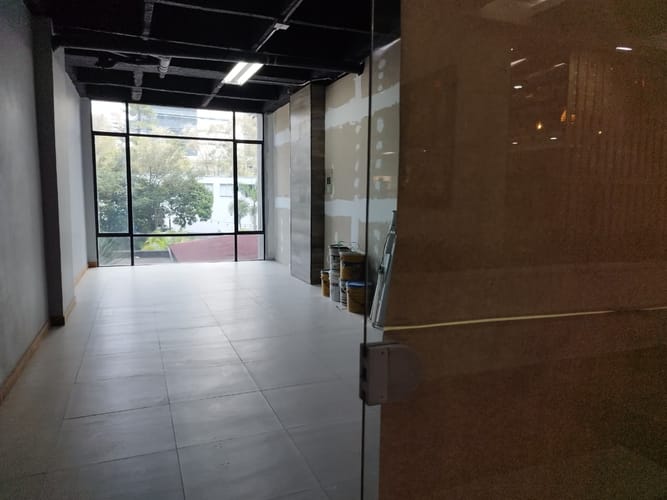 Local en arriendo en El Poblado, Medellín, 35 m² · foto 4 de 10
