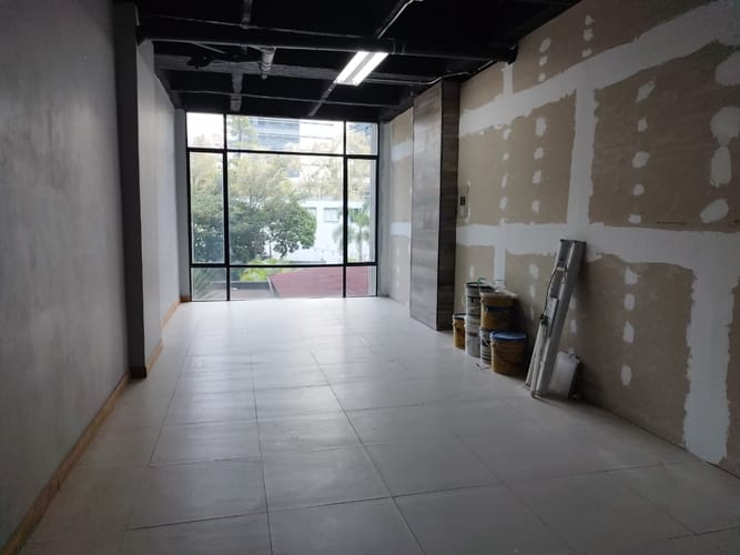 Local en arriendo en El Poblado, Medellín, 35 m² · foto 5 de 10