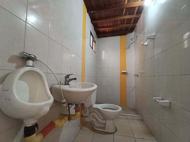 Local en arriendo en Zona Industrial No. 1, Itagüí, 220 m² · foto 11 de 12