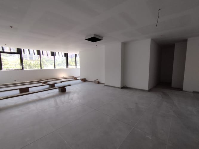 Oficina en arriendo en El Poblado, Medellín, 138 m² · foto 2 de 17