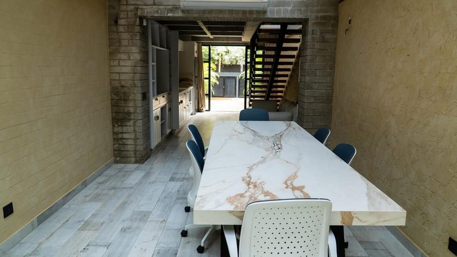 Oficina en arriendo en El Poblado, Medellín, 98 m² · foto 2 de 12