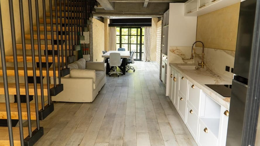 Oficina en arriendo en El Poblado, Medellín, 98 m² · foto 11 de 12