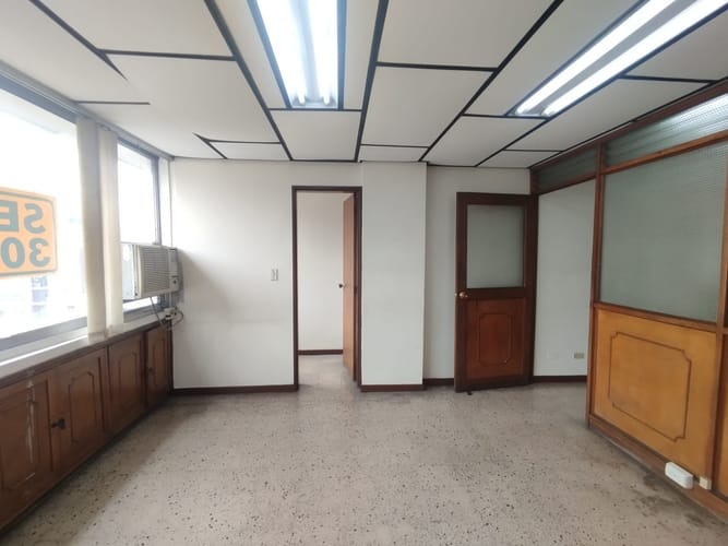 Oficina en arriendo en La Candelaria, Medellín, 47 m² · foto 2 de 12