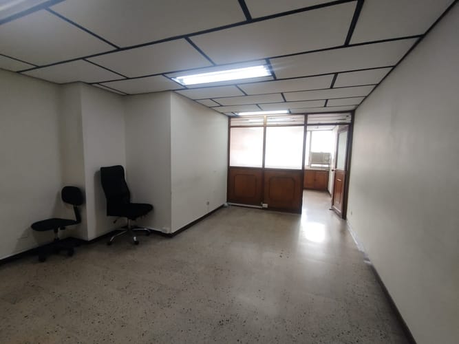 Oficina en arriendo en La Candelaria, Medellín, 47 m² · foto 5 de 12