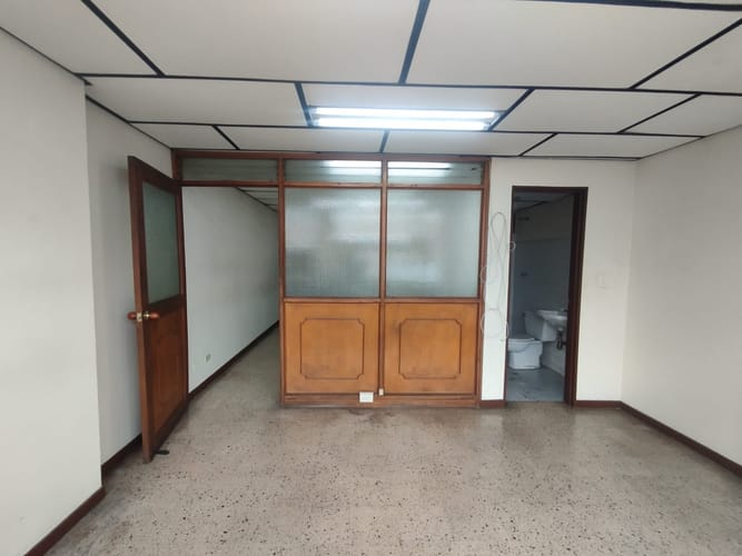 Oficina en arriendo en La Candelaria, Medellín, 47 m² · foto 6 de 12