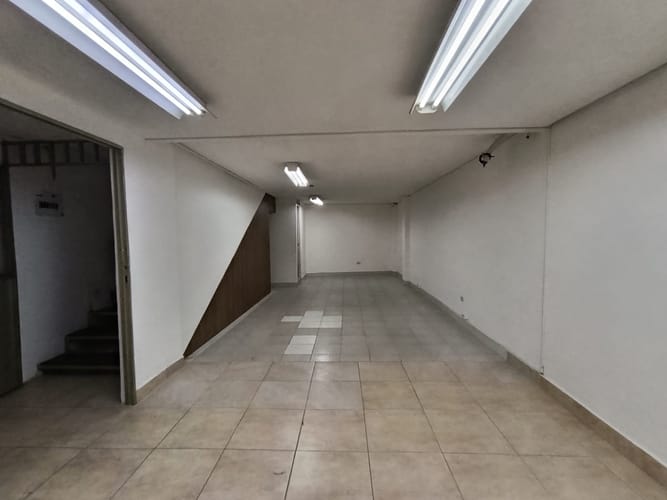 Local en arriendo en Cristo Rey, Medellín, 217 m² · foto 4 de 11