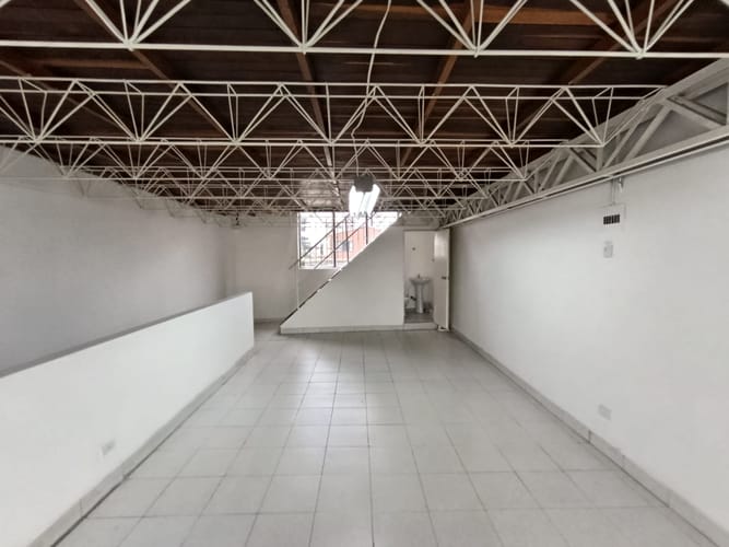Local en arriendo en Cristo Rey, Medellín, 217 m² · foto 7 de 11