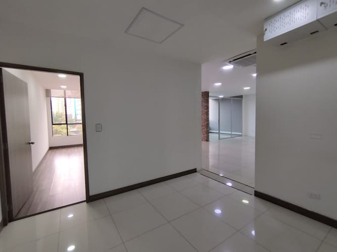 Local en arriendo en El Poblado, Medellín, 138 m² · foto 9 de 11