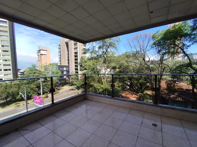 Apartamento de 3 alcobas en arriendo en El Poblado, Medellín, 200 m² · foto 5 de 20