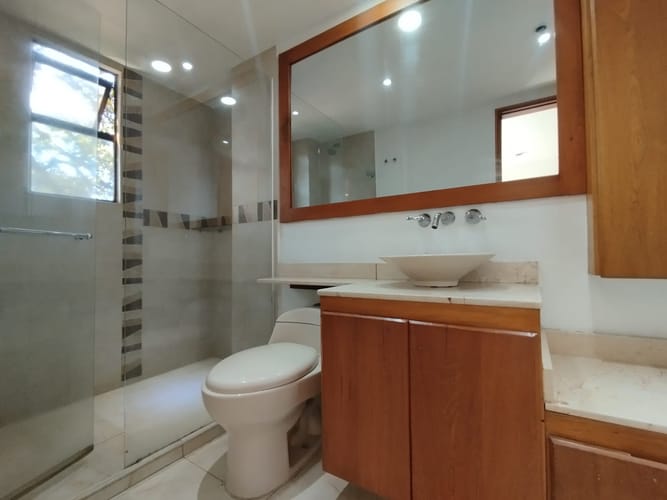 Apartamento de 3 alcobas en arriendo en El Poblado, Medellín, 200 m² · foto 16 de 20