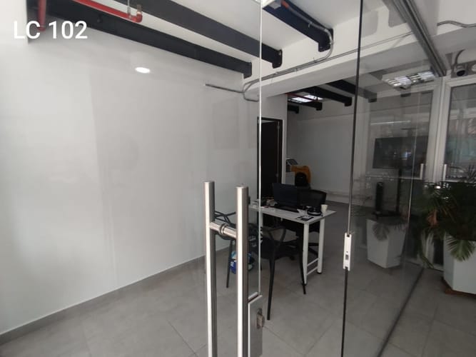 Local en arriendo en El Poblado, Medellín, 30 m² · foto 3 de 9