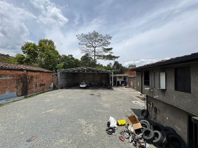 Bodega en arriendo en Manrique Central, Medellín, 770 m² · foto 8 de 18